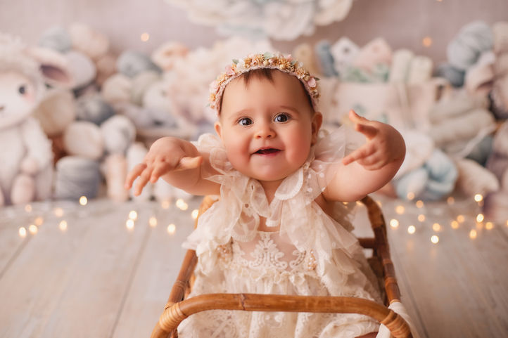 Photographe photographie photoshoot séance photo grossesse nouveau-né bébé smash the cake sitter famille couple enfant day after bretagne morbihan cotes d'armor finistère ille et vilaine loire atlantique normandie paris rennes brest lannion quimper quimperlé lorient vannes saint-malo guingamp saint nazaire guérande nantes rouen caen le havre france album tableau print tirage coffret mode glamour posing princesse maternité babybump gender reveal accouchement enfance studio extérieur plage forêt golden hour natalité cadeau naissance