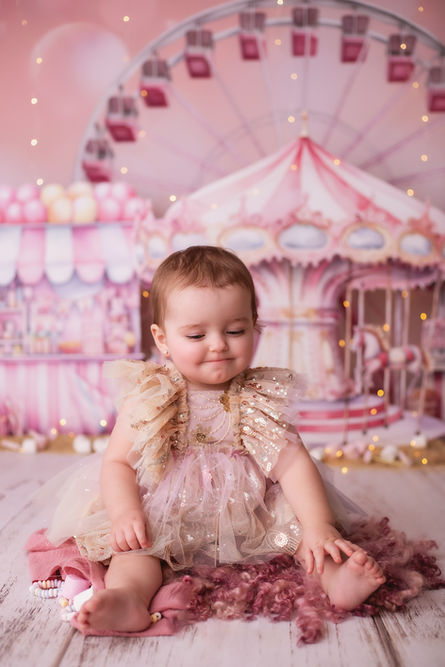 Photographe photographie photoshoot séance photo grossesse nouveau-né bébé smash the cake sitter famille couple enfant day after bretagne morbihan cotes d'armor finistère ille et vilaine loire atlantique normandie paris rennes brest lannion quimper quimperlé lorient vannes saint-malo guingamp saint nazaire guérande nantes rouen caen le havre france album tableau print tirage coffret mode glamour posing princesse maternité babybump gender reveal accouchement enfance studio extérieur plage forêt golden hour natalité cadeau naissance boho bohème pampa