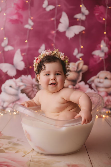 Photographe photographie photoshoot séance photo grossesse nouveau-né bébé smash the cake sitter famille couple enfant day after bretagne morbihan cotes d'armor finistère ille et vilaine loire atlantique normandie paris rennes brest lannion quimper quimperlé lorient vannes saint-malo guingamp saint nazaire guérande nantes rouen caen le havre france album tableau print tirage coffret mode glamour posing princesse maternité babybump gender reveal accouchement enfance studio extérieur plage forêt golden hour natalité cadeau naissance boho bohème pampa