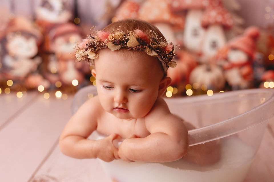Photographe photographie photoshoot séance photo grossesse nouveau-né bébé smash the cake sitter famille couple enfant day after bretagne morbihan cotes d'armor finistère ille et vilaine loire atlantique normandie paris rennes brest lannion quimper quimperlé lorient vannes saint-malo guingamp saint nazaire guérande nantes rouen caen le havre france album tableau print tirage coffret mode glamour posing princesse maternité babybump gender reveal accouchement enfance studio extérieur plage forêt golden hour natalité cadeau naissance boho bohème pampa
