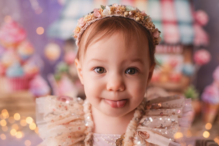 Photographe photographie photoshoot séance photo grossesse nouveau-né bébé smash the cake sitter famille couple enfant day after bretagne morbihan cotes d'armor finistère ille et vilaine loire atlantique normandie paris rennes brest lannion quimper quimperlé lorient vannes saint-malo guingamp saint nazaire guérande nantes rouen caen le havre france album tableau print tirage coffret mode glamour posing princesse maternité babybump gender reveal accouchement enfance studio extérieur plage forêt golden hour natalité cadeau naissance