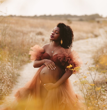 Photographe photographie photoshoot séance photo grossesse nouveau-né bébé smash the cake sitter famille couple enfant day after bretagne morbihan cotes d'armor finistère ille et vilaine loire atlantique normandie paris rennes brest lannion quimper quimperlé lorient vannes saint-malo guingamp saint nazaire guérande nantes rouen caen le havre france album tableau print tirage coffret mode glamour posing princesse maternité babybump gender reveal accouchement enfance studio extérieur plage forêt golden hour natalité cadeau naissance boho bohème pampa