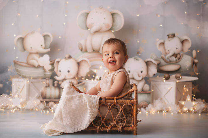 Photographe photographie photoshoot séance photo grossesse nouveau-né bébé smash the cake sitter famille couple enfant day after bretagne morbihan cotes d'armor finistère ille et vilaine loire atlantique normandie paris rennes brest lannion quimper quimperlé lorient vannes saint-malo guingamp saint nazaire guérande nantes rouen caen le havre france album tableau print tirage coffret mode glamour posing princesse maternité babybump gender reveal accouchement enfance studio extérieur plage forêt golden hour natalité cadeau naissance boho bohème pampa