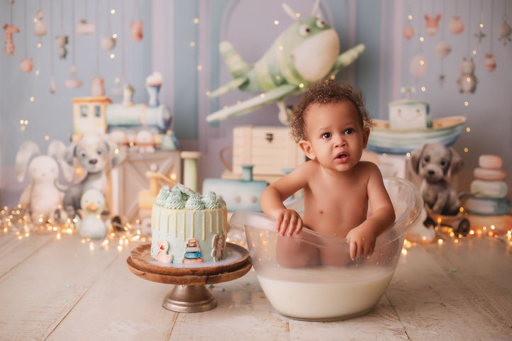 Photographe photographie photoshoot séance photo grossesse nouveau-né bébé smash the cake sitter famille couple enfant day after bretagne morbihan cotes d'armor finistère ille et vilaine loire atlantique normandie paris rennes brest lannion quimper quimperlé lorient vannes saint-malo guingamp saint nazaire guérande nantes rouen caen le havre france album tableau print tirage coffret mode glamour posing princesse maternité babybump gender reveal accouchement enfance studio extérieur plage forêt golden hour natalité cadeau naissance boho bohème pampa