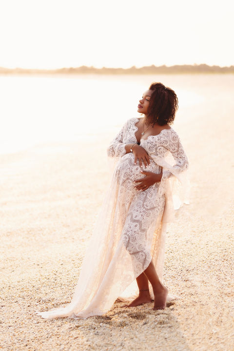 Photographe photographie photoshoot séance photo grossesse nouveau-né bébé smash the cake sitter famille couple enfant day after bretagne morbihan cotes d'armor finistère ille et vilaine loire atlantique normandie paris rennes brest lannion quimper quimperlé lorient vannes saint-malo guingamp saint nazaire guérande nantes rouen caen le havre france album tableau print tirage coffret mode glamour posing princesse maternité babybump gender reveal accouchement enfance studio extérieur plage forêt golden hour natalité cadeau naissance