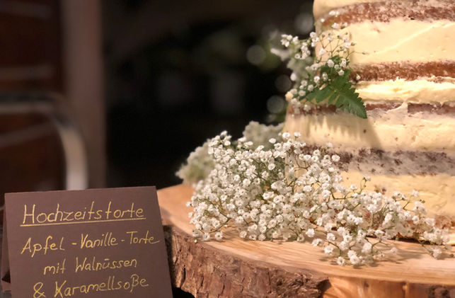 Naked Cake (3-stöckig) mit Schleierkraut