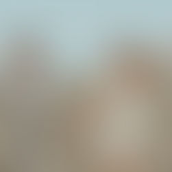 frisches Brautpaar läuft über den Strand auf Spiekeroog 