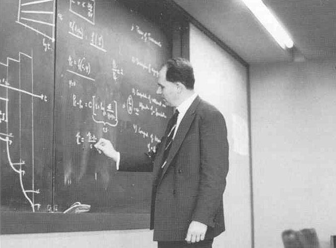 5 Menard au tableau noir.jpg