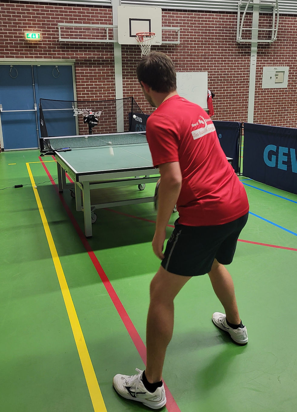 Patrick in actie met de robot.