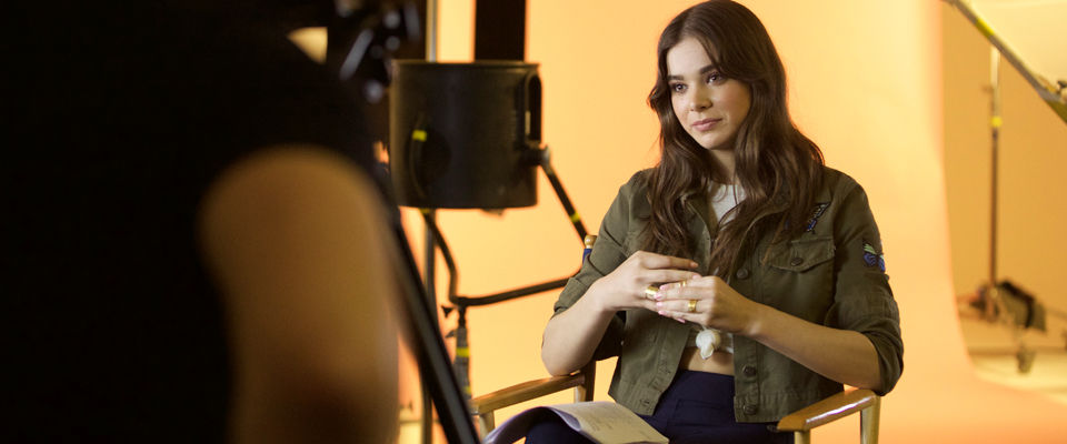 Hailee_Steinfeld_QA_Questionairre_Find_Your_Favorite_Mall_Tour_Header