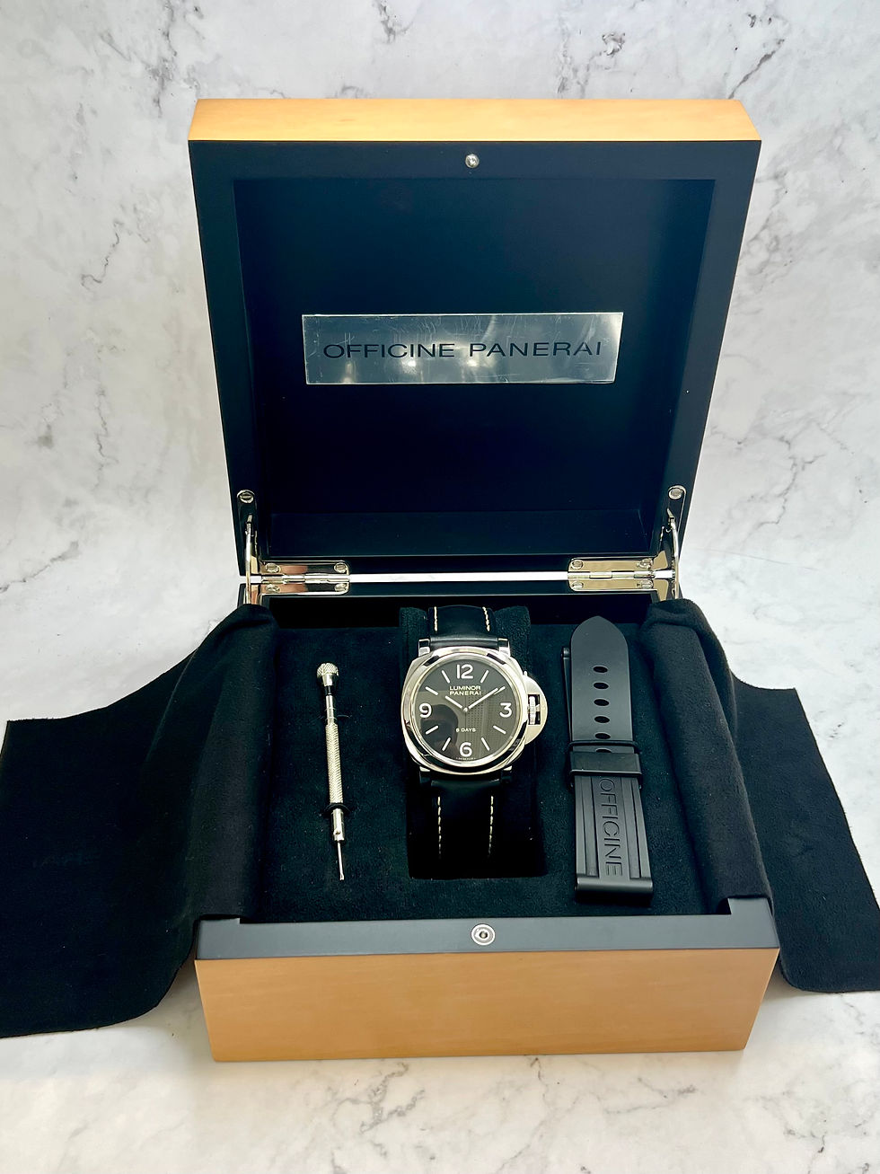 Thumbnail: PANERAI LUMINOR BASE 8 DAYS 44MM HANDAUFZUG FULLSET 