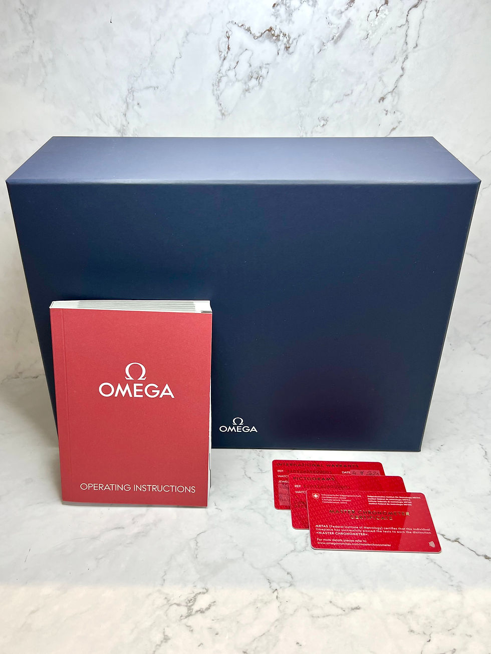 Miniaturbild: OMEGA SPEEDMASTER MOONWATCH SILVER SNOOPY AWARD 
