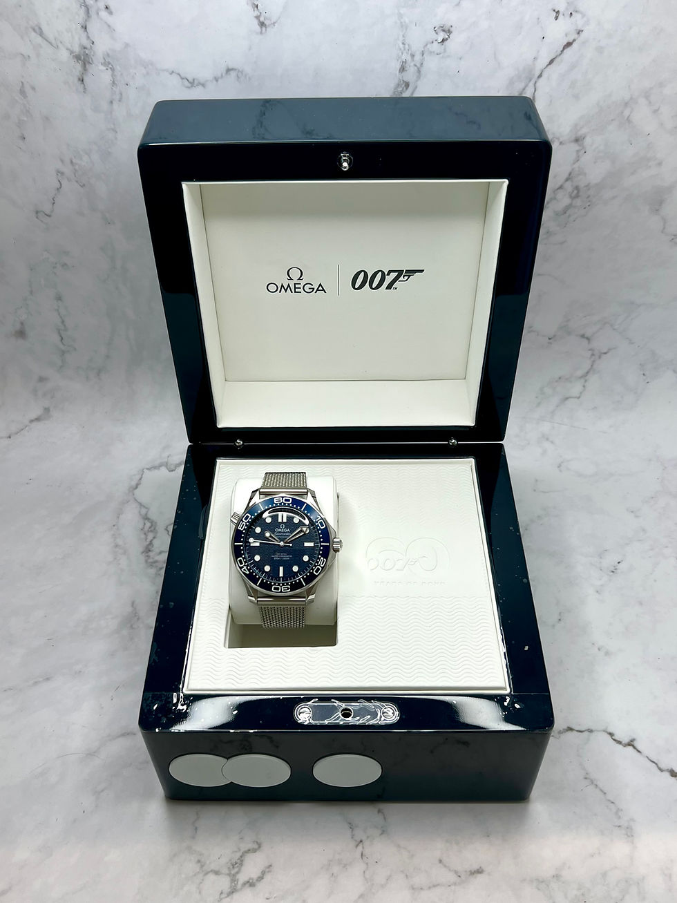 Miniaturbild: OMEGA SEAMASTER DIVER 300M BLAU JAMES BOND 007