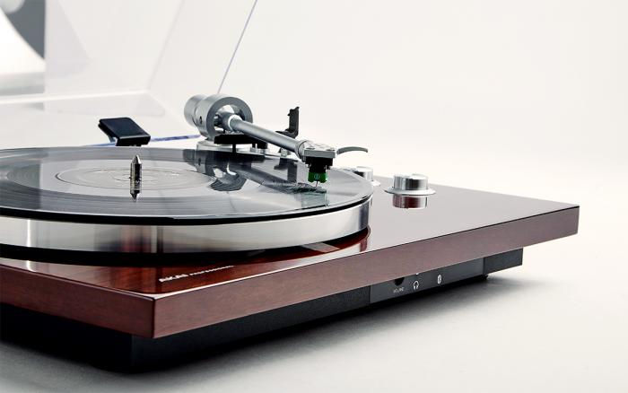ภาพขนาดย่อ: BT500 (Turntable-Walnut)