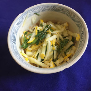 Courgettes à la roquette  #vert # blanc  # acide # doux # salé # cru 