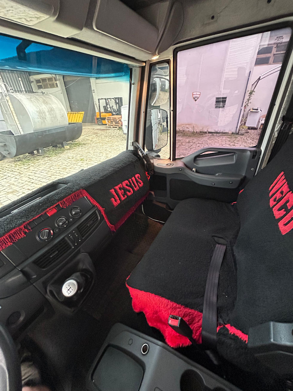 Caminhão Iveco Tector 11-190 Baú