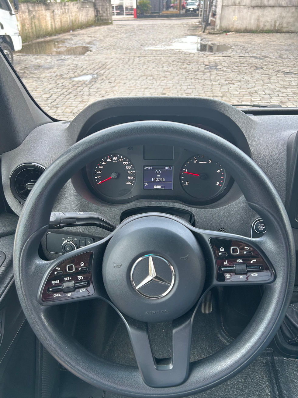 Mercedes-Benz Sprinter 416 furgão baixa quilometragem