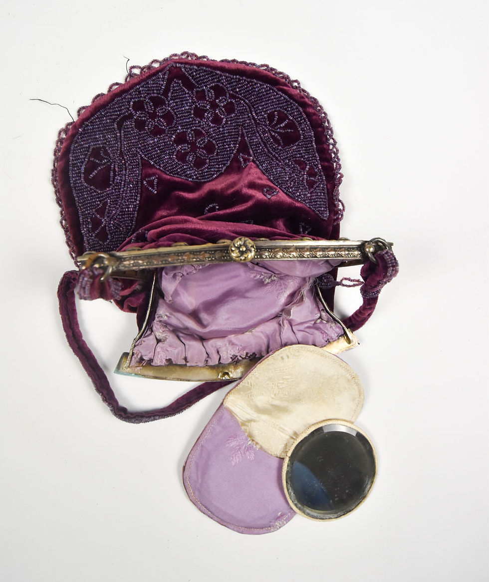 Thumbnail: Velvet Beaded Purse