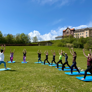 Yoga en Español – Bewegung, Sprache und Natur