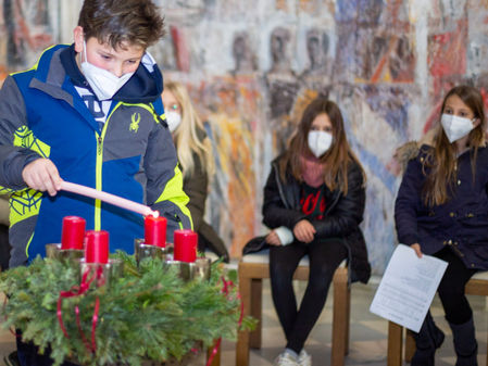 Unsere ersten Klassen feierten den Advent