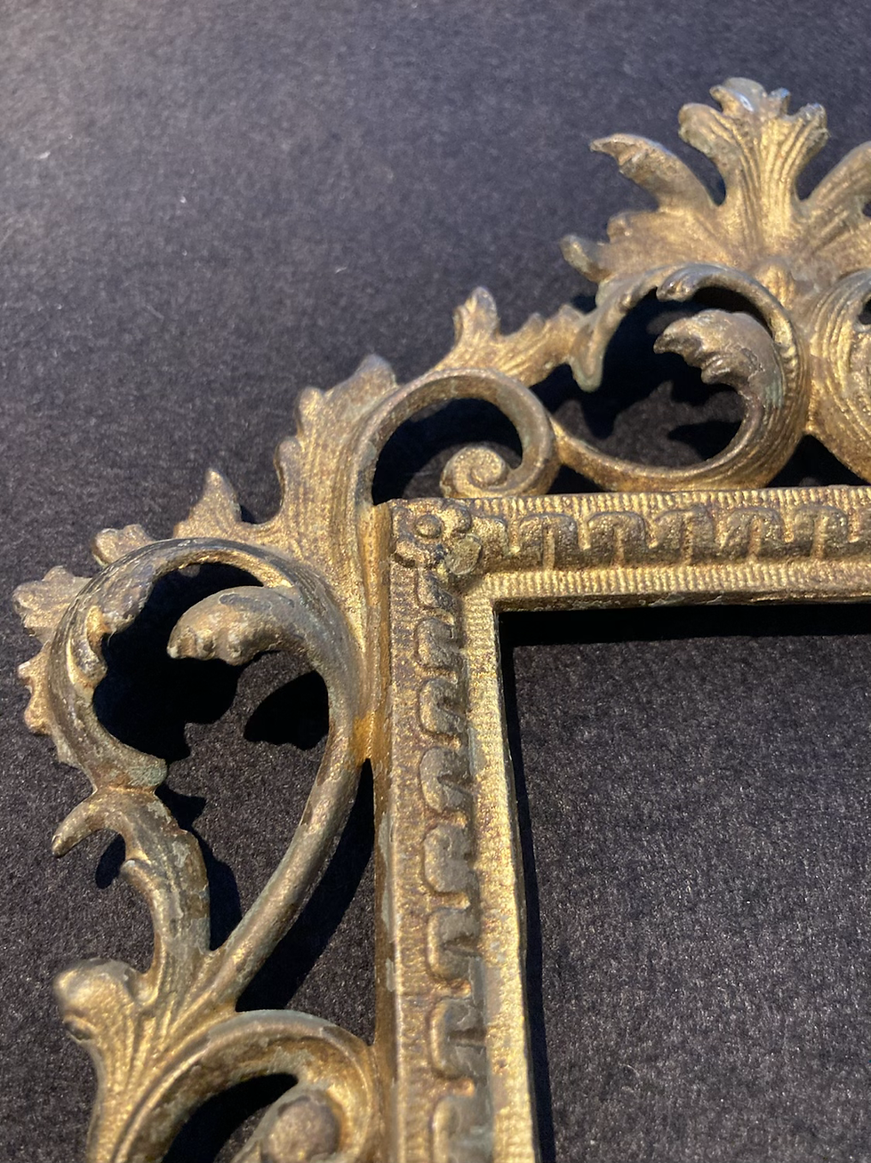 Thumbnail: Antique Gold Frame 