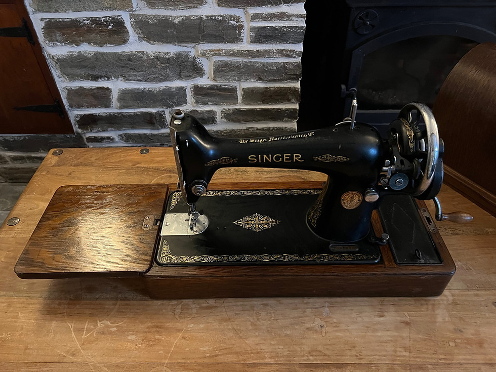 Thumbnail: Vintage Singer Sewing Machine Y Series Hand Crank Wood Case And Accessories