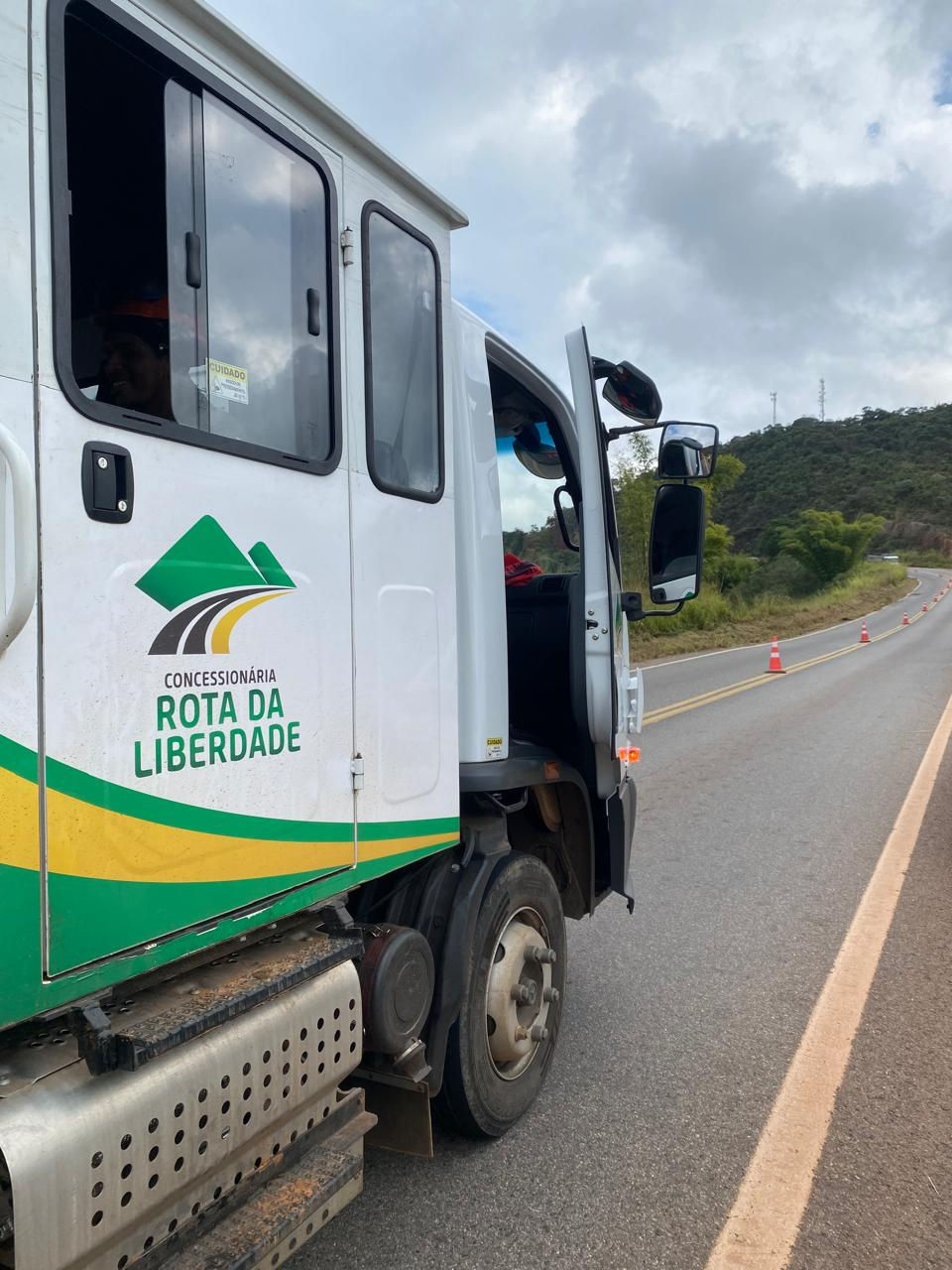 CAMINHÃO DA ROTA DA LIBERDADE EM SERVIÇO NA BR-356
