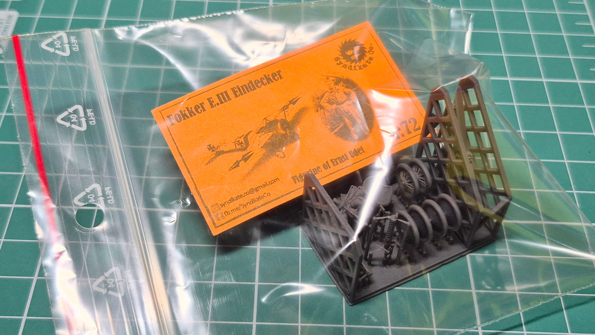 Accesories for Fokker E III Eindecker & Ernst Udet 1:72