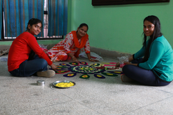 JE Volunteers Making Rangoli