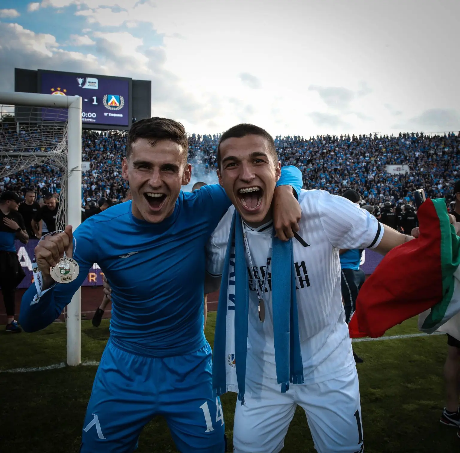 Plamen Andreev celebrando el título de Copa en Bulgaría