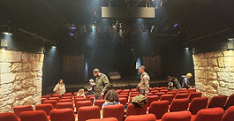 תיאטרון החאן אולם גדול שורה 9 כיסא 9