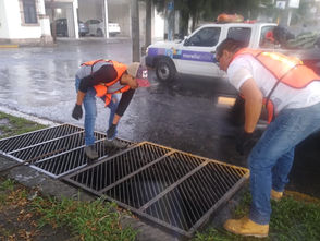 Ayuntamiento de Morelia trabaja permanentemente en limpieza de cunetas y alcantarillas