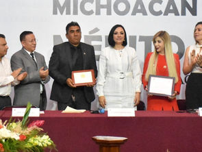 Distingue Congreso del Estado con Medalla al Mérito Docente a Escuela Normal Rural Vasco de Quiroga