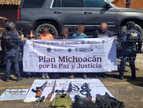 Vinculan a proceso a cuatro detenidos con armas y droga tras persecución en Michoacán