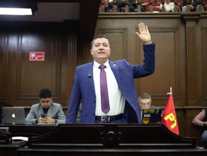 Vicente Gómez propone legislar sobre la violencia digital