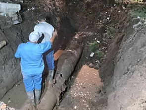 Rápida acción del OOAPAS evita pérdida de agua por fuga importante en Av. Camelinas