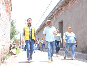PRD Michoacán entrega apoyos a familias damnificadas de Villamar