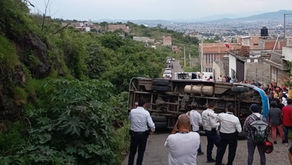 Transporte público en Morelia: 12 pesos el pasaje, 11 lesionados y ninguna explicación sobre la unidad volcada