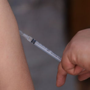 Michoacán aplica más de 86 mil vacunas contra el sarampión