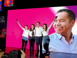 EN LOS PRIMEROS MINUTOS DEL DÍA CARLOS HERRERA INICIÓ CAMPAÑA POR LA GUBERNATURA
