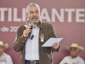 Michoacán va por producción orgánica y alimentos sanos: Bedolla