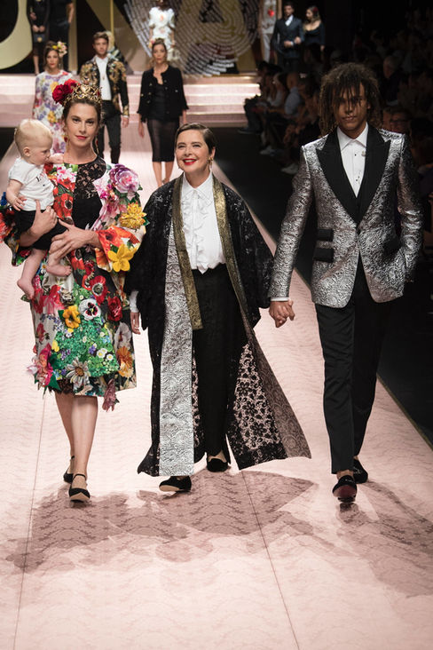 A grande família Dolce&Gabbana na passarela em Milão