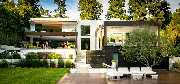 A home in beverly hills that just had it's windows cleaned
