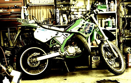 バイクガレージ