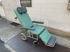 幅広い用途に応える車輌と機材