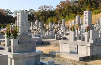 豊浦墓園に並ぶ墓石
