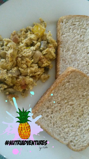 Huevos revueltos con vegetales