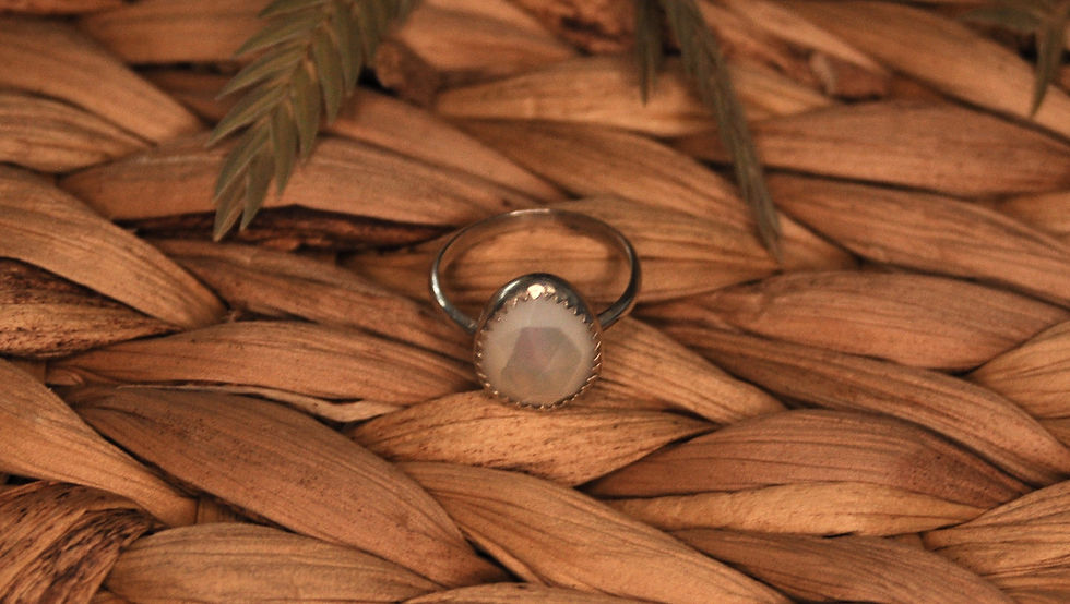 Thumbnail: Madreperla Ring