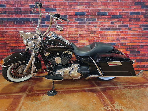 Lohman Inc LohmanUSA.com Pre-Owned H-D Cycles Parts Service | Lohman FL Model Harley Davidson Cycle Part Service Used | 3800 Rio Grande Boulevard Northwest, Albuquerque, NM 87107, USA 2011 Road King