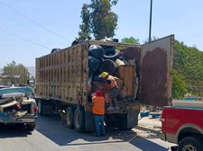 RETIRA GOBIERNO DE ROMÁN COTA 22 TONELADAS DE BASURA